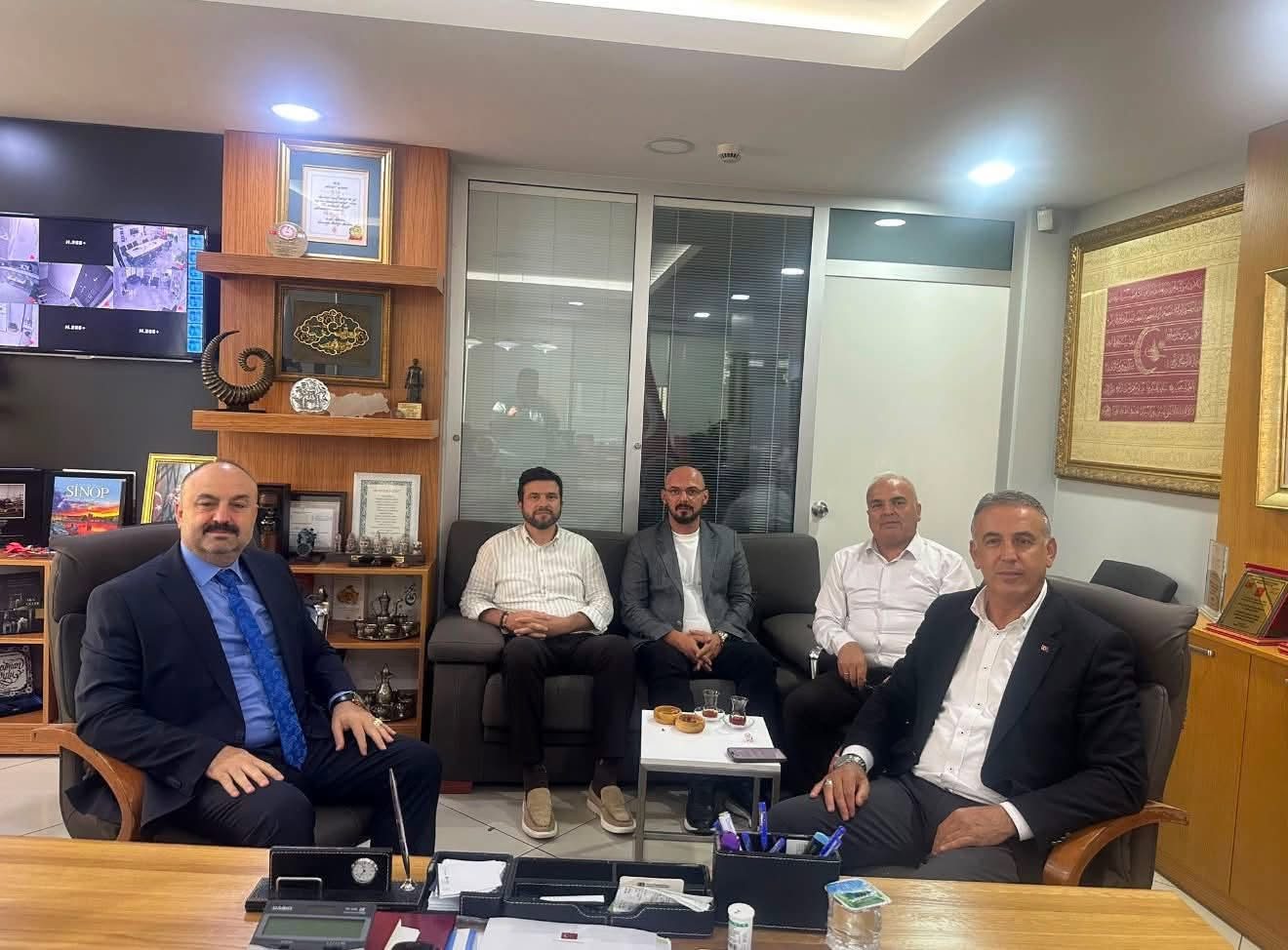 AK PARTİ ÜMRANİYE İLÇE BAŞKANI SAYIN SALİM ÇETİNKAYA'DAN UEB GENEL MERKEZİ'NE ZİYARET