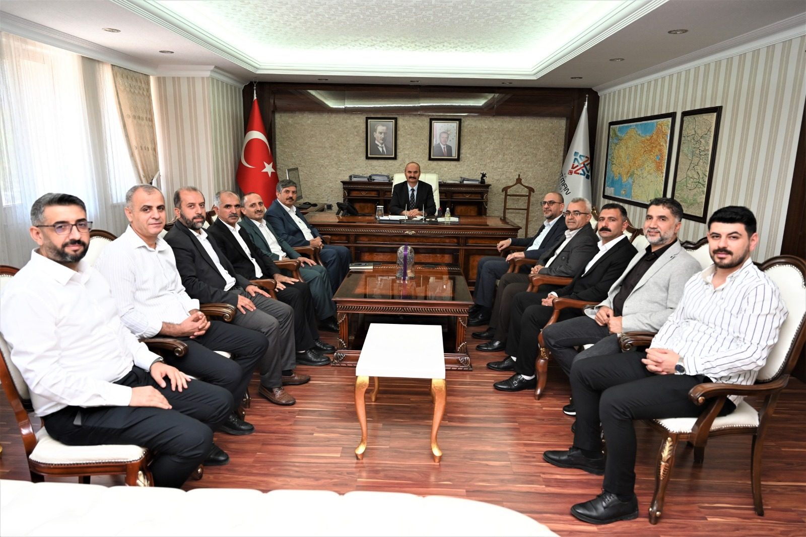 BATMAN VALİSİ EKREM CANALP, UEB BATMAN ŞUBE YÖNETİMİNİ MAKAMINDA KABUL ETTİ
